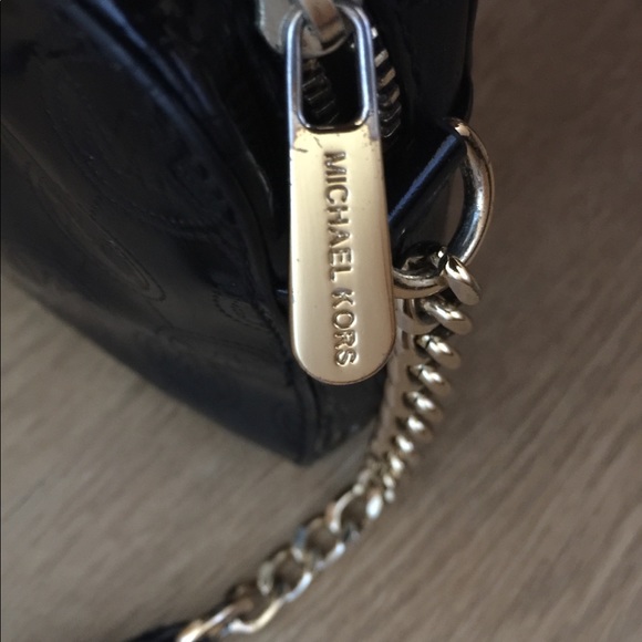 EUC Michael Kors Black & Gold Crossbody - Picture 4 of 12